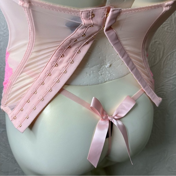Victoria's Secret 34C 2012 Lace-Up Corset Bustier & V-String 2-pc Set NWT - Picture 7 of 11